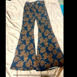 Bell bottomed legging, size medium for forever 21